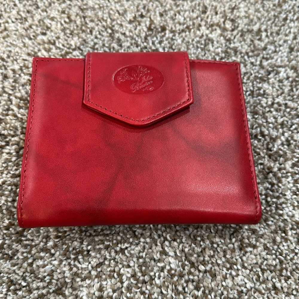 NWOT Julia Buxton Heiress Double Cardex Crunch Leather wallet. 5 1/4” x 4”.